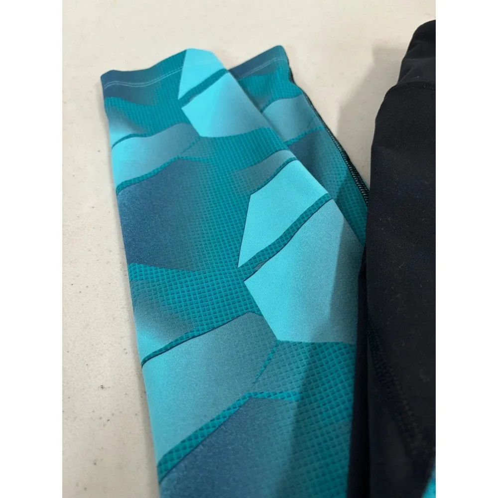 Under Armour Women's Geometric‎ Print Black Blue Cropped Leggings Size Small